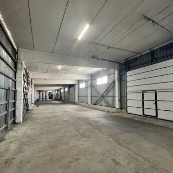 Сдается Нежилое помещение, 350 м²
