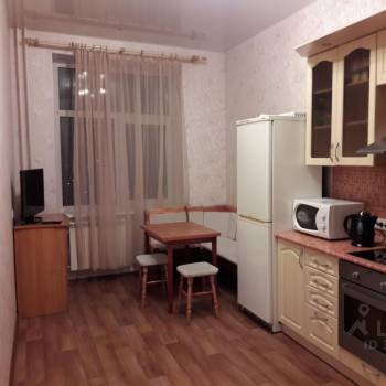 Сдается 2-х комнатная квартира, 75 м²