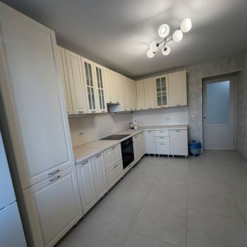 Сдается 2-х комнатная квартира, 86 м²