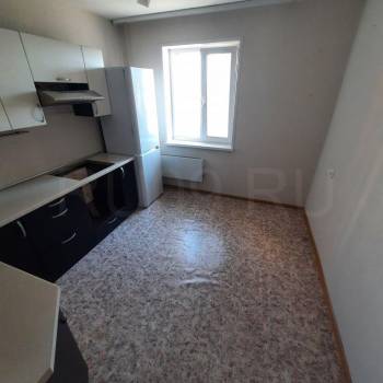 Продается 1-комнатная квартира, 42 м²