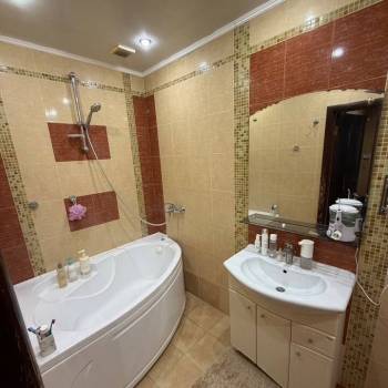Сдается 2-х комнатная квартира, 75,8 м²