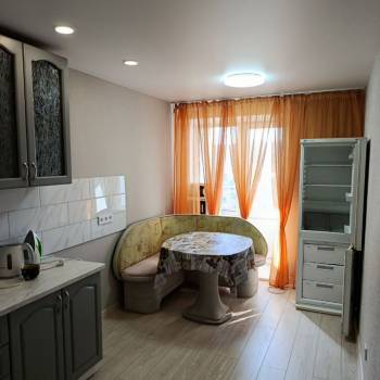 Сдается 1-комнатная квартира, 40 м²