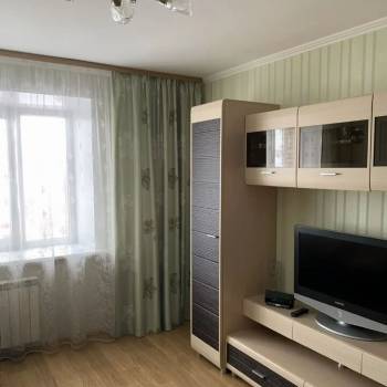 Продается 1-комнатная квартира, 42 м²