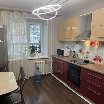 Сдается 2-х комнатная квартира, 70 м²
