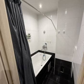 Сдается 1-комнатная квартира, 52 м²