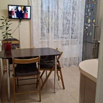 Продается 1-комнатная квартира, 43 м²