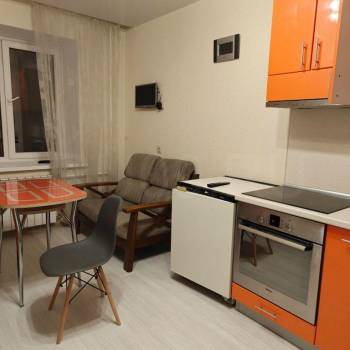 Сдается 1-комнатная квартира, 42 м²