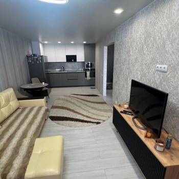 Продается 1-комнатная квартира, 55 м²