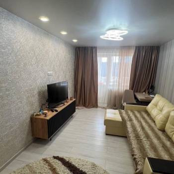 Продается 1-комнатная квартира, 55 м²