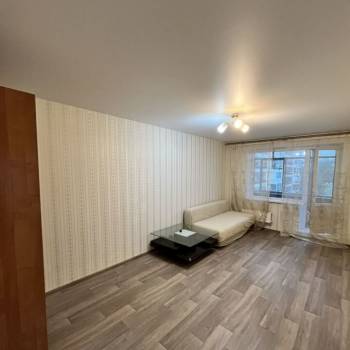 Сдается 1-комнатная квартира, 42 м²