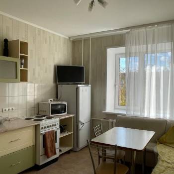 Сдается 1-комнатная квартира, 42 м²