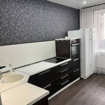 Сдается 2-х комнатная квартира, 700 м²