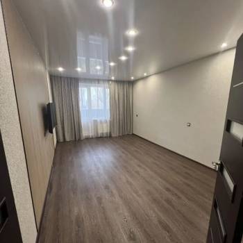 Сдается 2-х комнатная квартира, 700 м²