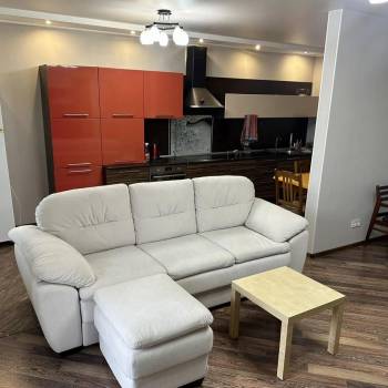 Сдается 2-х комнатная квартира, 76 м²