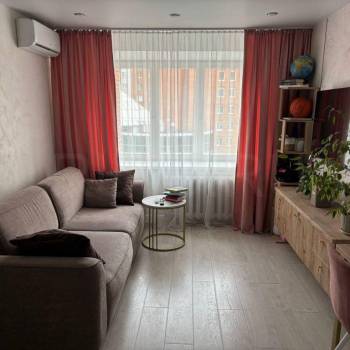Продается 1-комнатная квартира, 40 м²