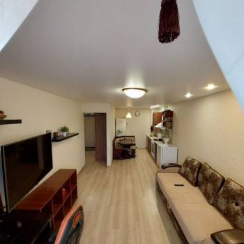 Продается 1-комнатная квартира, 53 м²
