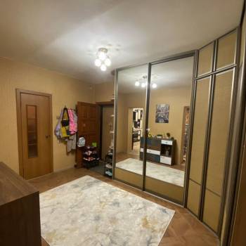 Продается 1-комнатная квартира, 52,4 м²
