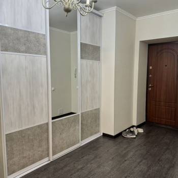 Продается 1-комнатная квартира, 61,9 м²
