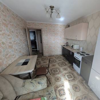 Сдается 1-комнатная квартира, 38 м²