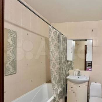 Сдается 1-комнатная квартира, 49 м²