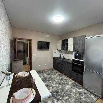 Сдается 1-комнатная квартира, 49 м²