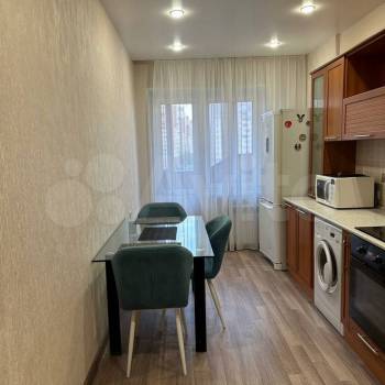 Сдается 1-комнатная квартира, 40 м²