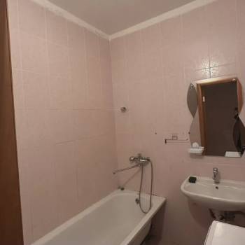 Сдается 1-комнатная квартира, 51,2 м²