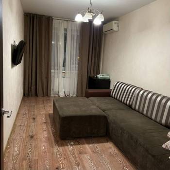 Сдается 1-комнатная квартира, 42 м²