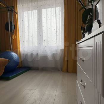 Сдается Многокомнатная квартира, 60 м²