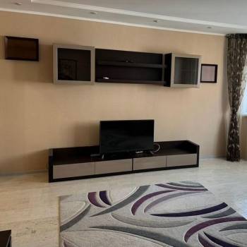 Сдается 2-х комнатная квартира, 74 м²