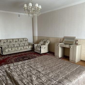 Сдается 2-х комнатная квартира, 75 м²