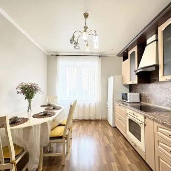 Сдается 2-х комнатная квартира, 76,3 м²