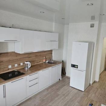 Продается 1-комнатная квартира, 43 м²
