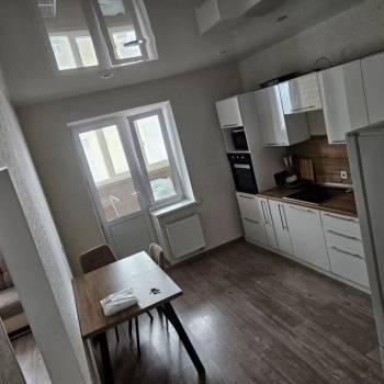 Продается 1-комнатная квартира, 43 м²