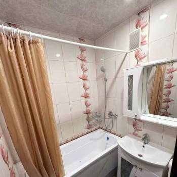 Сдается Многокомнатная квартира, 75 м²