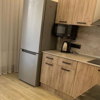 Сдается 1-комнатная квартира, 42 м²