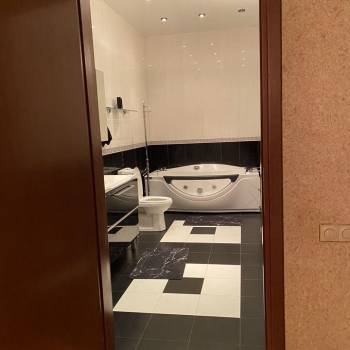 Продается Многокомнатная квартира, 174,7 м²