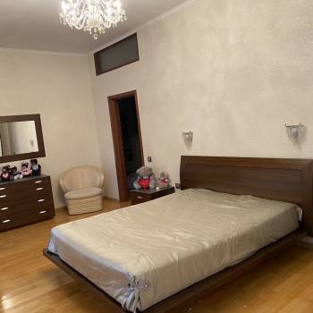 Продается Многокомнатная квартира, 174,7 м²