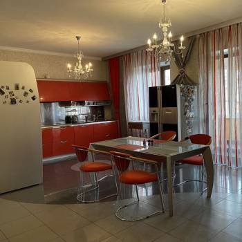 Продается Многокомнатная квартира, 174,7 м²