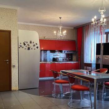 Продается Многокомнатная квартира, 174,7 м²
