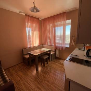 Сдается 1-комнатная квартира, 50 м²