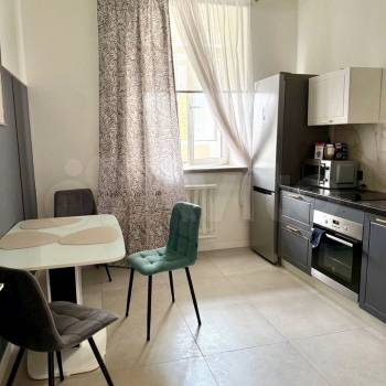 Сдается 1-комнатная квартира, 42 м²