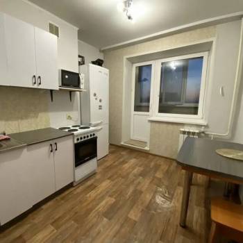 Сдается 1-комнатная квартира, 37 м²