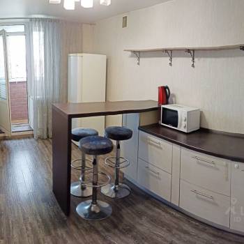 Сдается 1-комнатная квартира, 46 м²