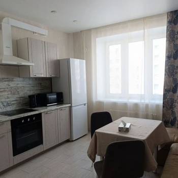 Сдается 1-комнатная квартира, 42 м²