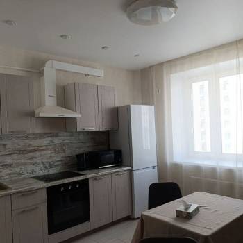Сдается 1-комнатная квартира, 42 м²