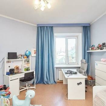 Продается Многокомнатная квартира, 136,6 м²