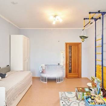 Продается Многокомнатная квартира, 136,6 м²