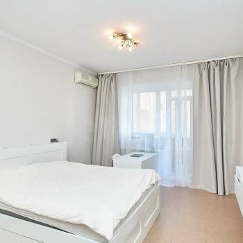 Продается Многокомнатная квартира, 136,6 м²