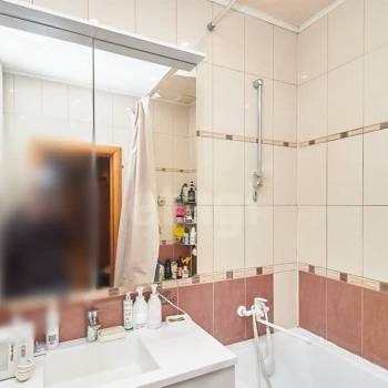 Продается Многокомнатная квартира, 136,6 м²